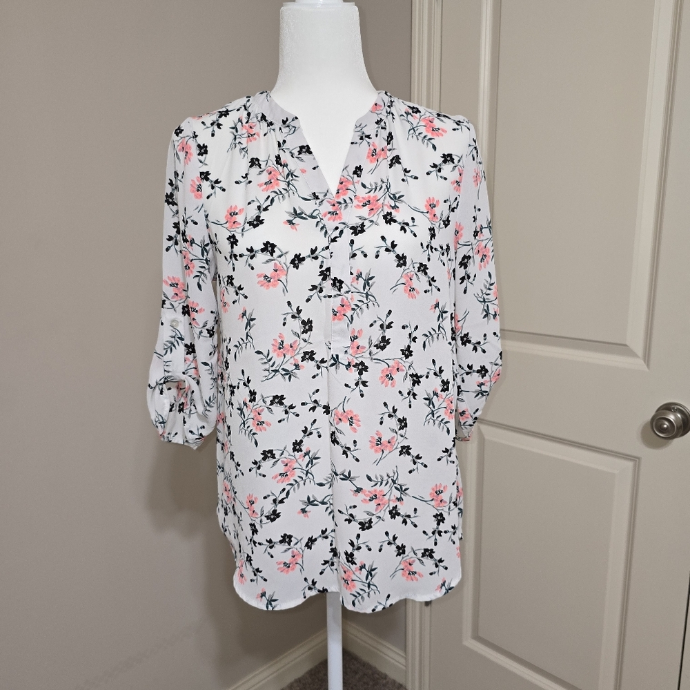 Sienna Sky 3/4 Sleeve Blouse Size Medium, Color White/Coral Floral